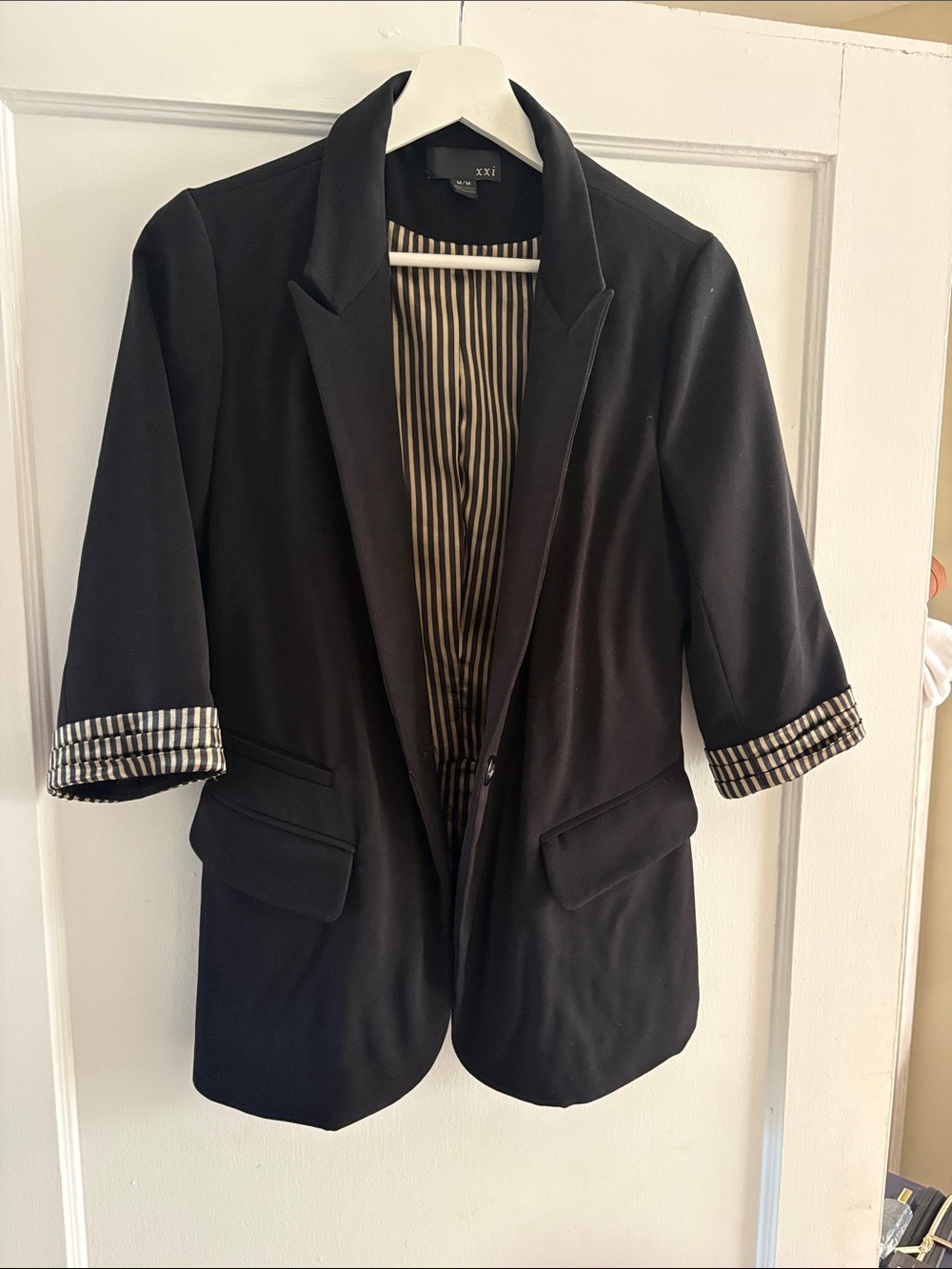 Forever 21 Black Three-Quarter Sleeve Blazer with Striped Lining